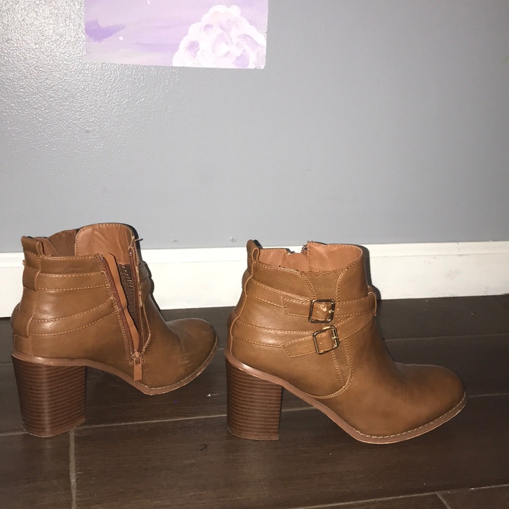 Heeled boots